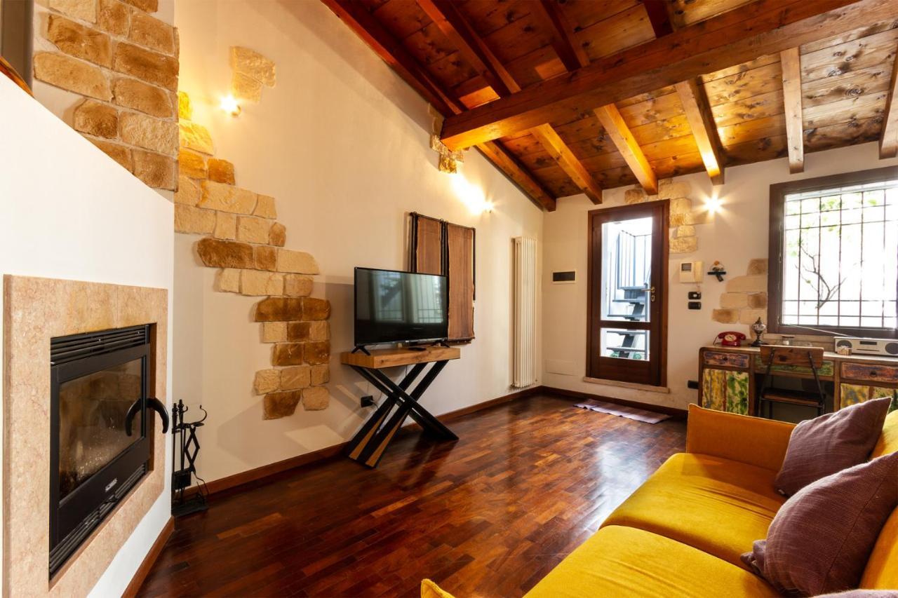 מאנטובה La Terrazza Apartment - Smart Holiday מראה חיצוני תמונה